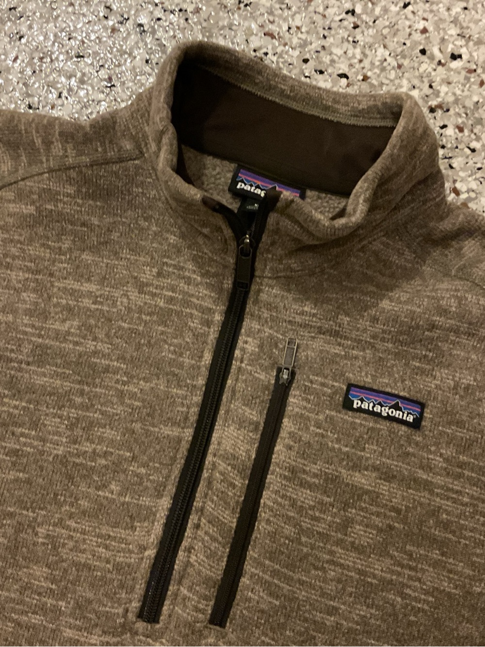 Patagonia Men’s Heathered Taupe Half-Zip Pullover XL